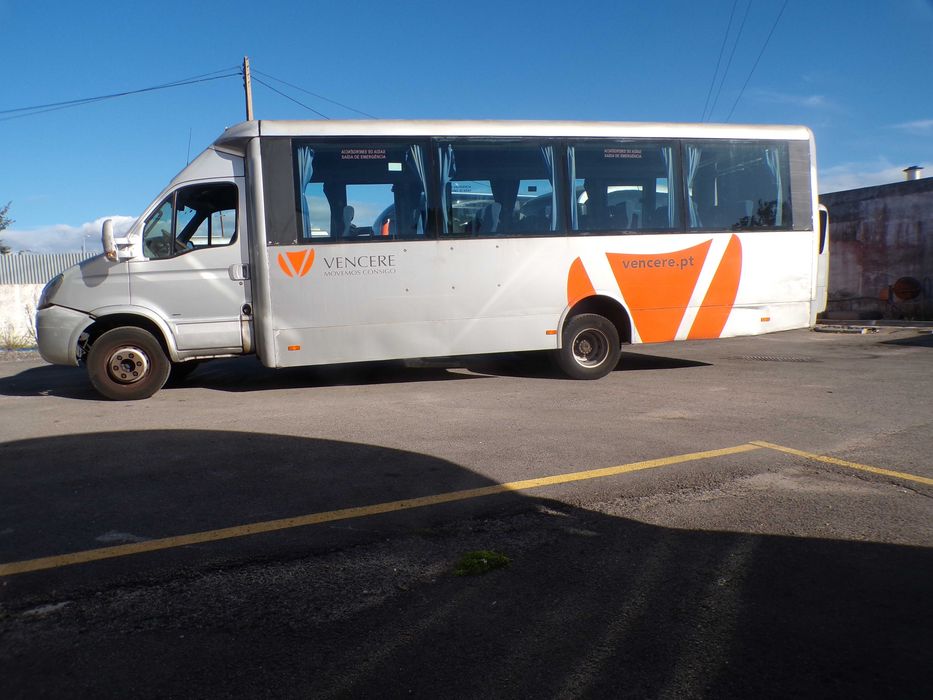 Autocarro IVECO 30 passageiros
