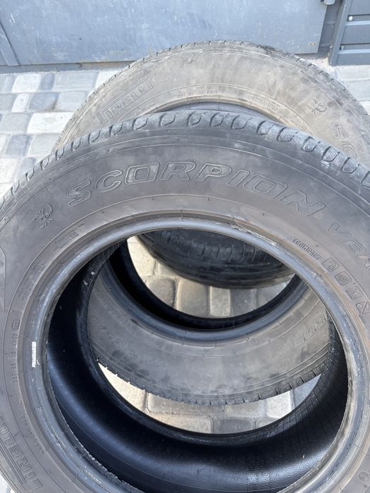 Pirelli 235 65 17