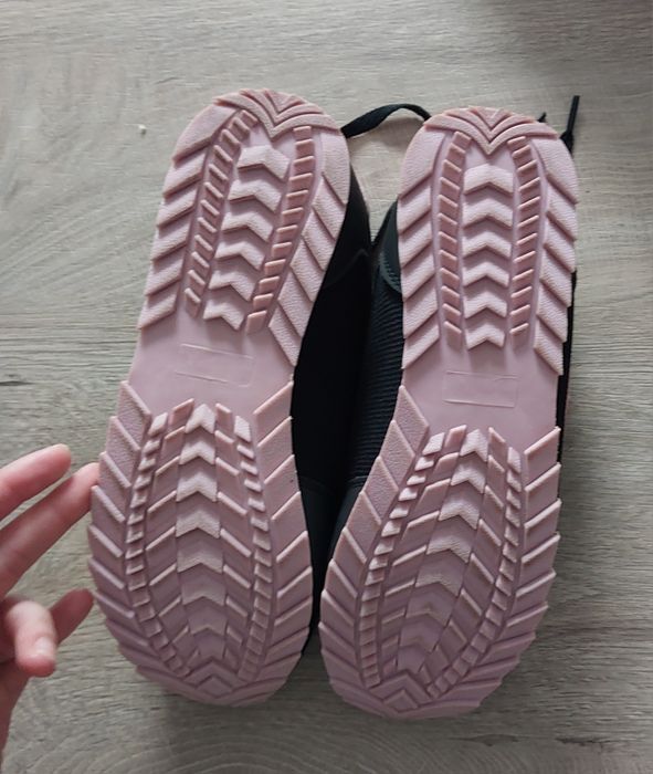Buty sportowe czarno-różowe
