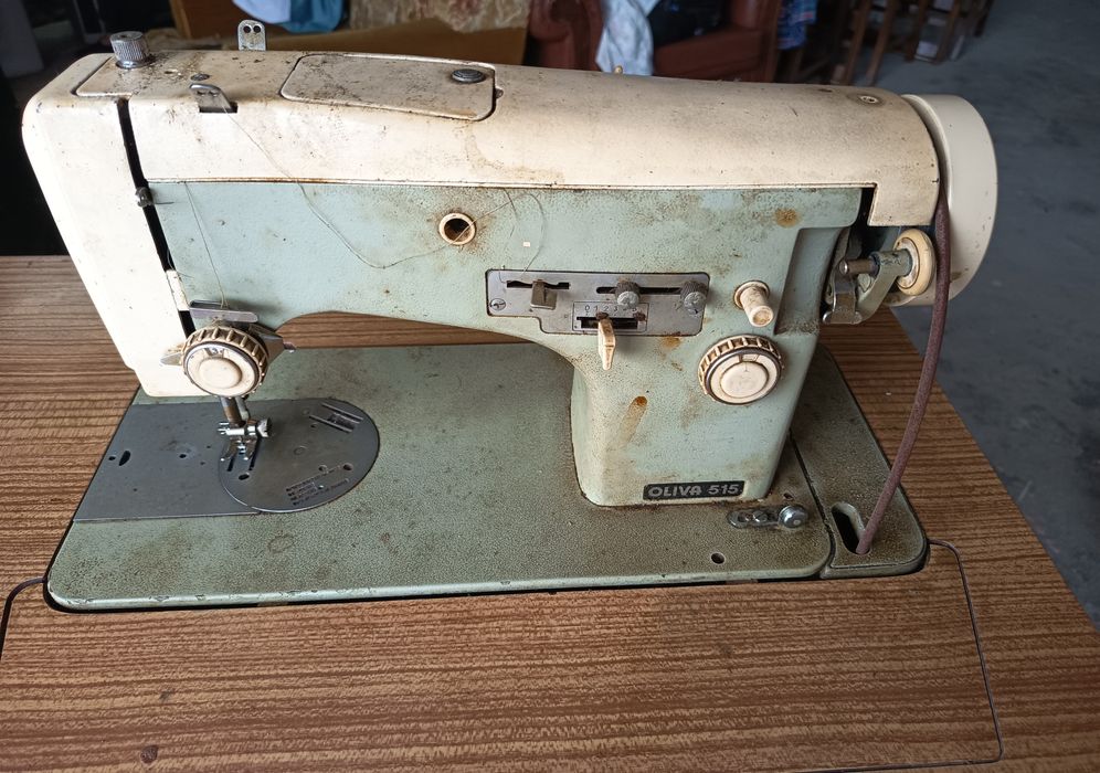 Máquina de Costura Oliva 515