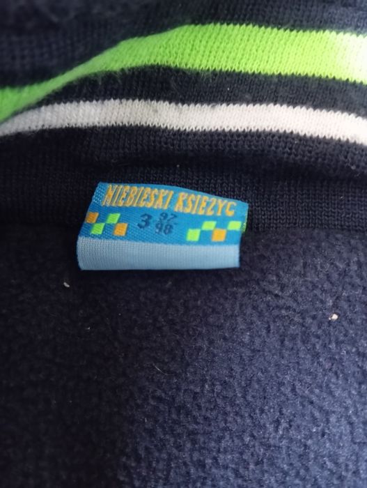 Dwie kurtki ocieplane polarem i jeden Polar od 86 do 98