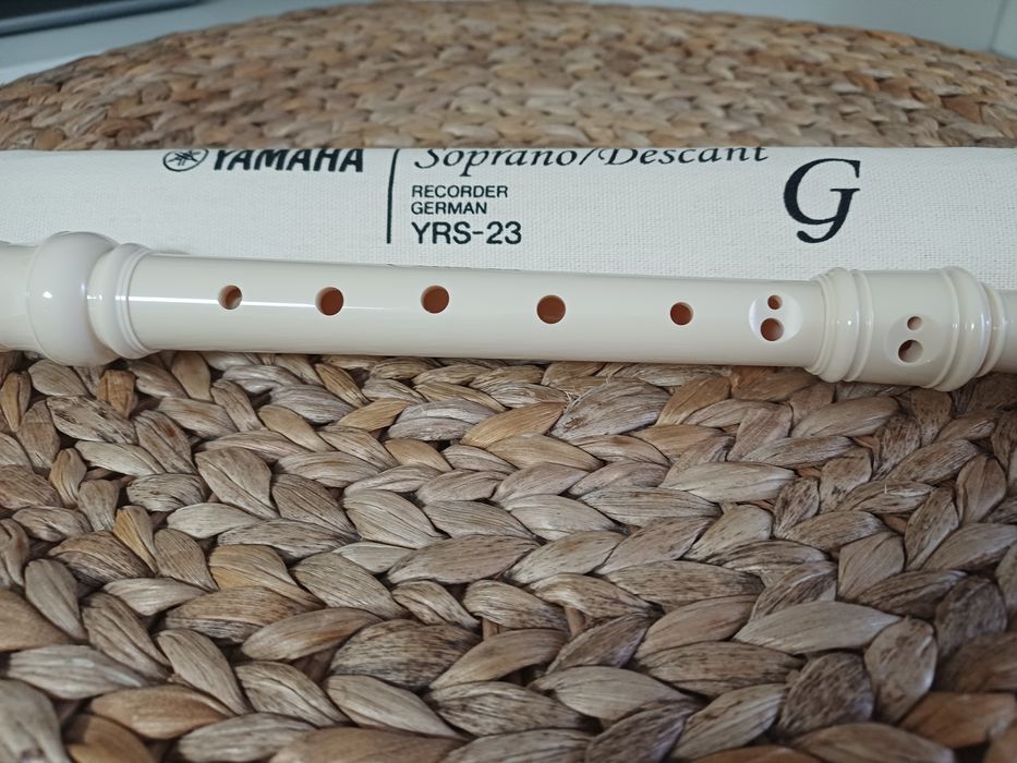 Flauta escolar soprano marca: YAMAHA YRS-23 Nova!
