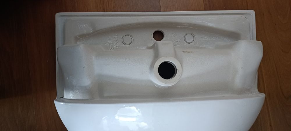 Lavatório da marca Roca novo