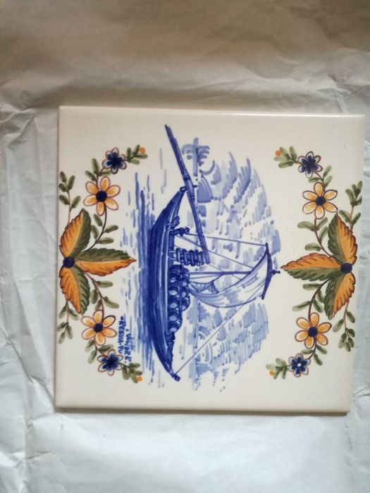 Azulejo de coleção, pintado à mão "barco do rio Douro"