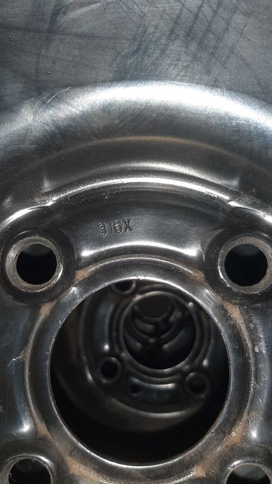 КОЛЕСА зимние в сборе 185/65 R15 NEXEN , Шипованные пр-во КОРЕЯ.