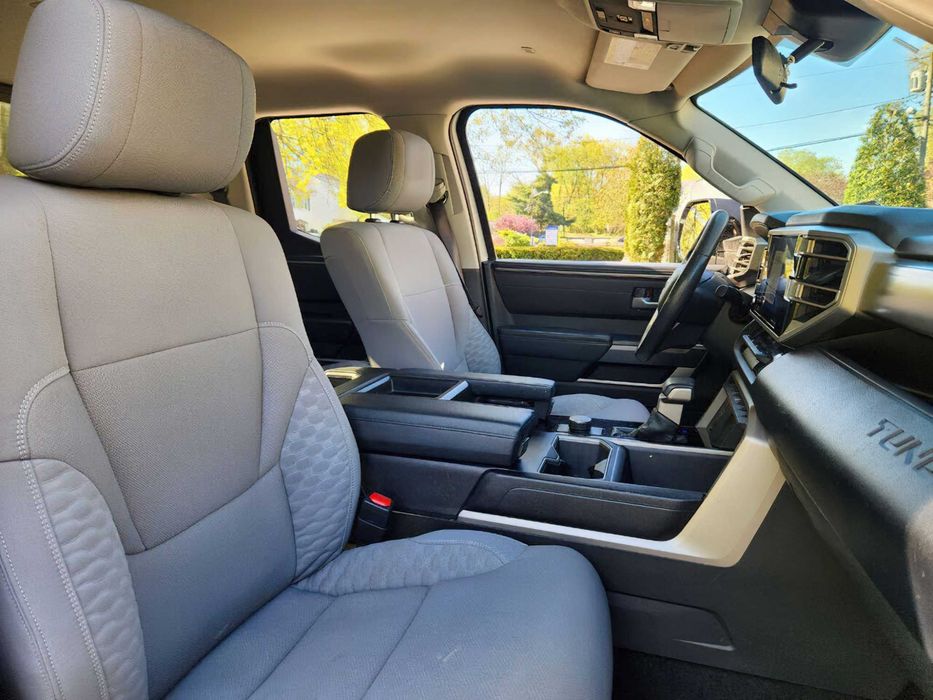 Toyota Tundra      2022