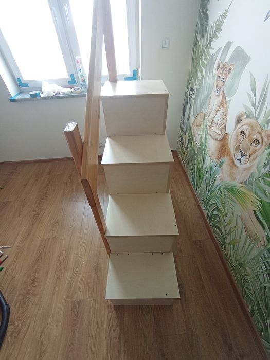 Schody do łóżka piętrowego/ półki