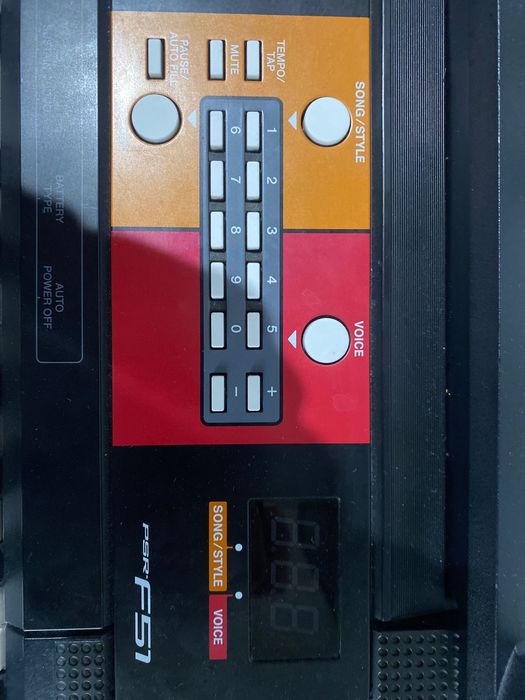 Piano elétrico Yamaha PSR F51