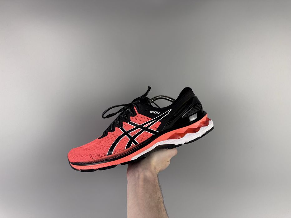 Розмір 45 28.5 см Чоловічі бігові кросівки Asics GEL-KAYANO 27