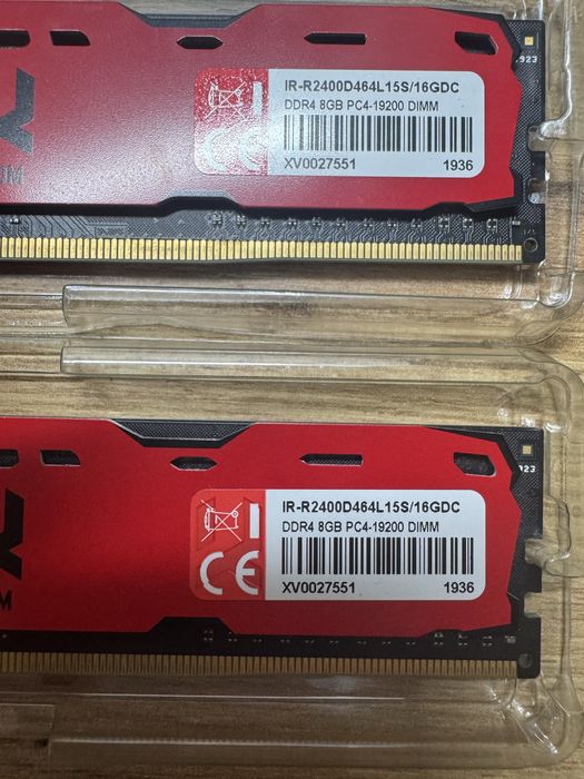 Оперативна памʼять DDR4 16ГБ (2x8)
