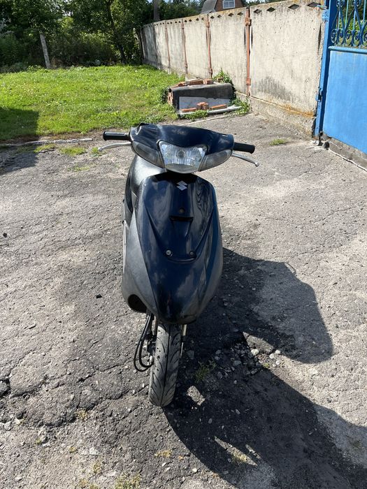 Продам скутер Suzuki lets 3 new