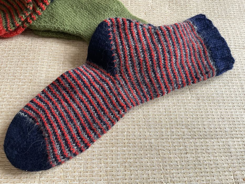 Вовняні шкарпетки ручної роботи