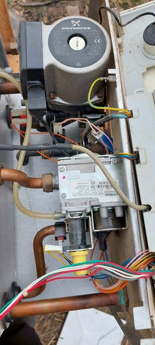 Газовый котел Ferroli DOMICOMPACT  F24 на разбор