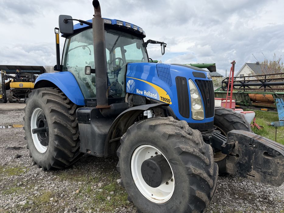 Продам трактор New Holland T8050