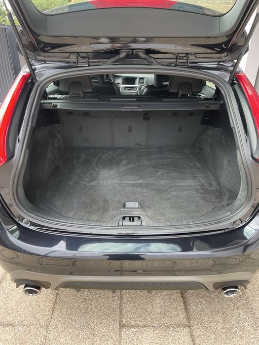 Volvo v60 1.6 R-design