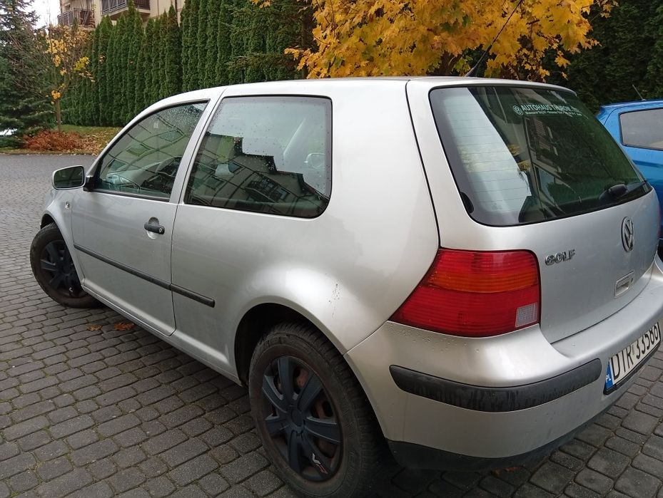 Sprzedam golfa 4 2001r 3700