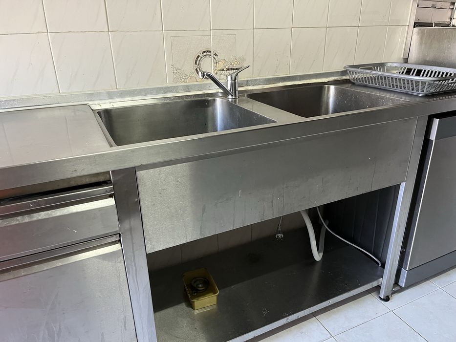Balcao de cozinha em inox