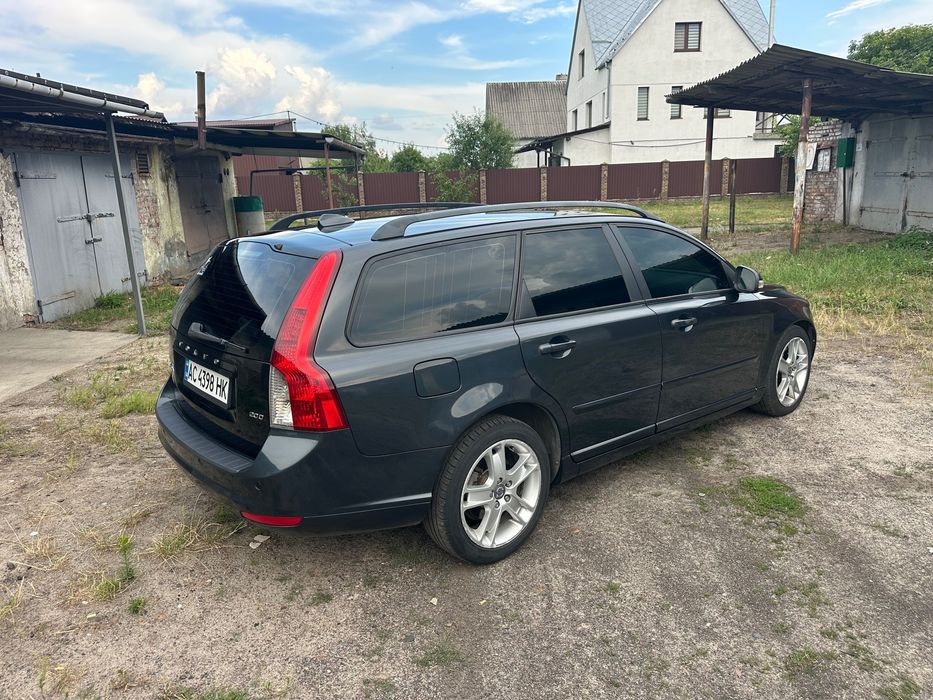 Вольво V50 2.0 дизель. автомат