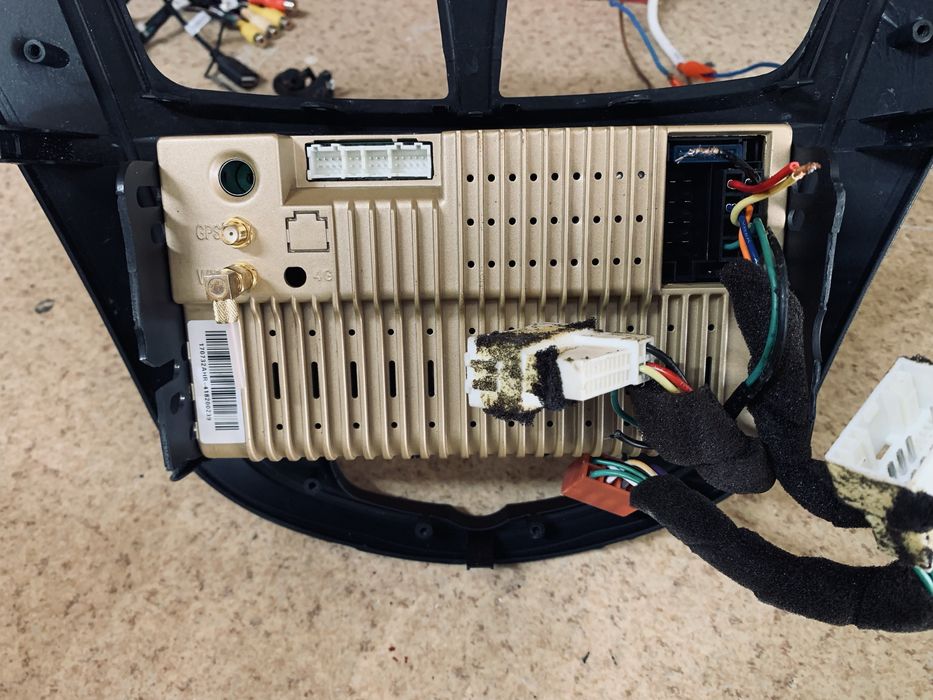 Автомагнітола SWAT 2DIN з рамкою Hyundai Accent, Solaris 2012-2015