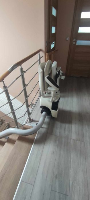 krzesełko schodowe FLOW 2, winda dla niepełnosprawnych
