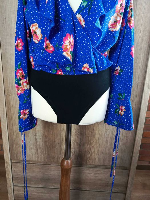 Influence body damskie kopertowe kołnierz falbana 40 L