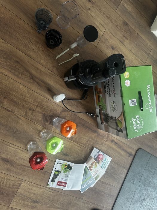 Wyciskarka warzyw i owocow Kuvings Revo830