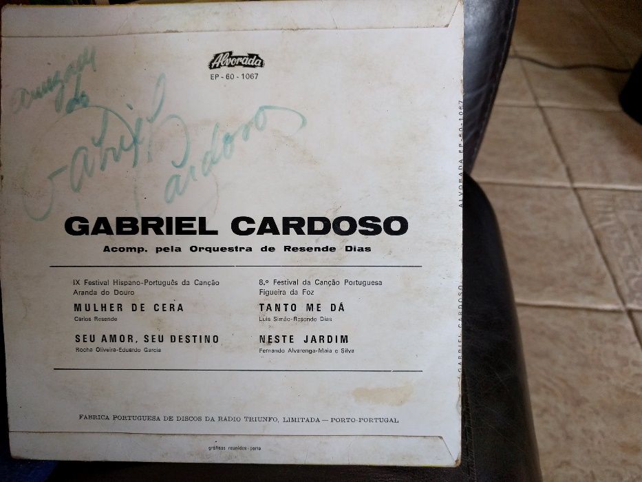 Disco Autografado Vinil 45 rotações Gabriel Cardoso