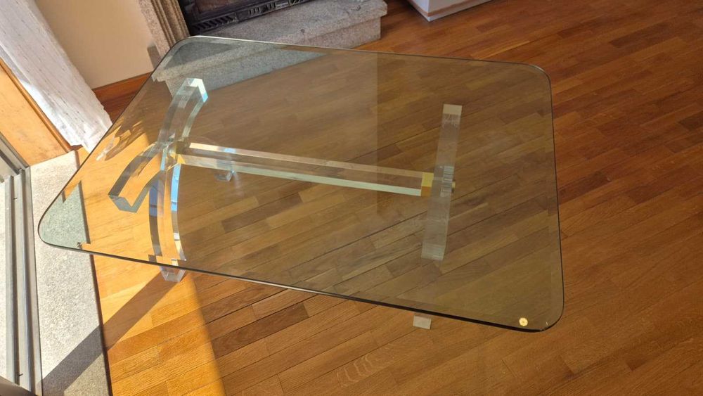 Mesa de Vidro, com suporte de Acrílico 125x90x46