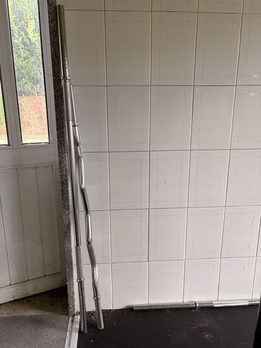 Pack Musculação Domyos: Banco de Supino Regulável + Barras + Discos em Ferro