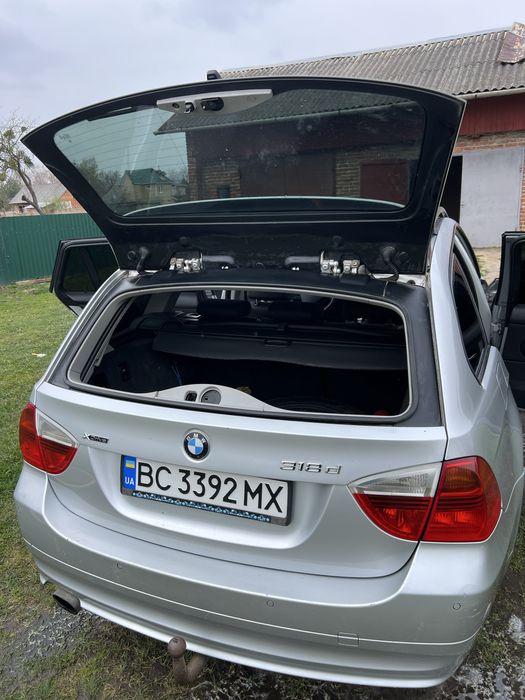 Продам бмв е91 318 д 2.0дизель