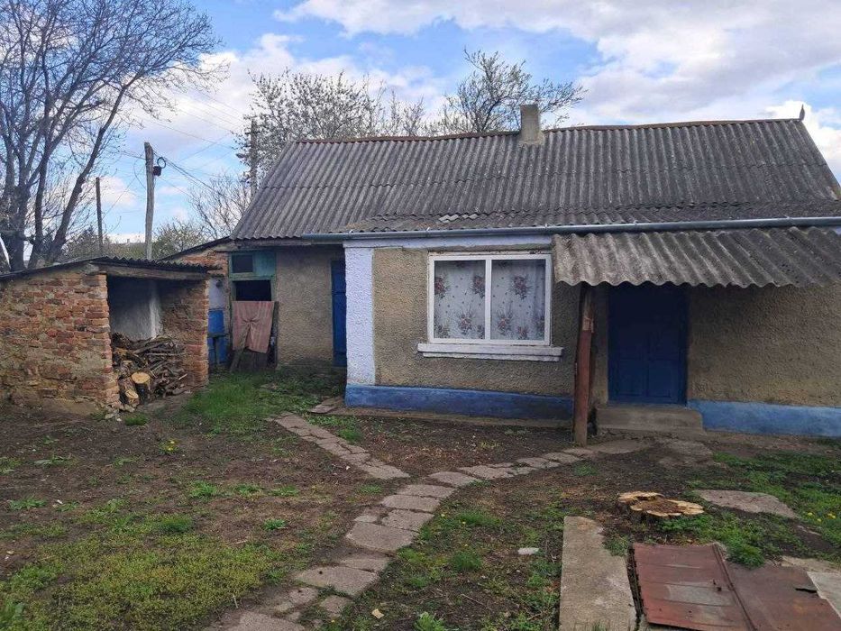 Продам половину будинку  + літня кухня (2 кімнати)