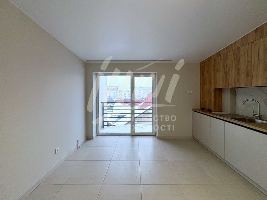 Центр міста | 2-х кімнатна квартира з ремонтом. Постанова\євідновлення