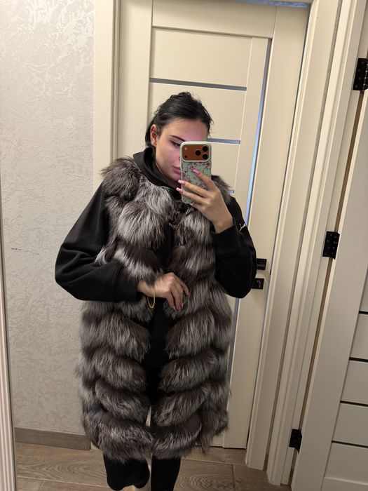 Жилетка з чорнобурки жіноча