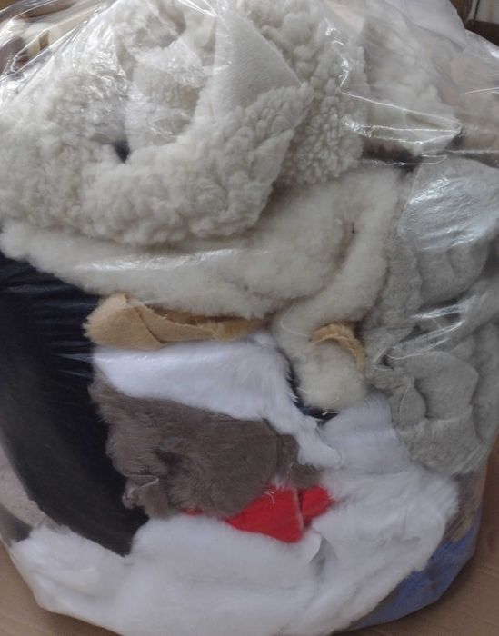 ścinki dzianin futerkowych.