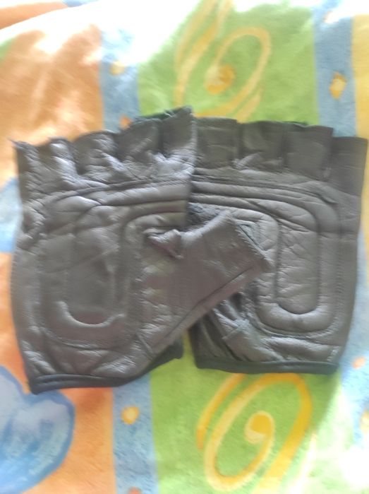 Перчатки для тренеровок