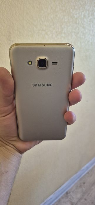 Samsung j7 neo хорошее состояние