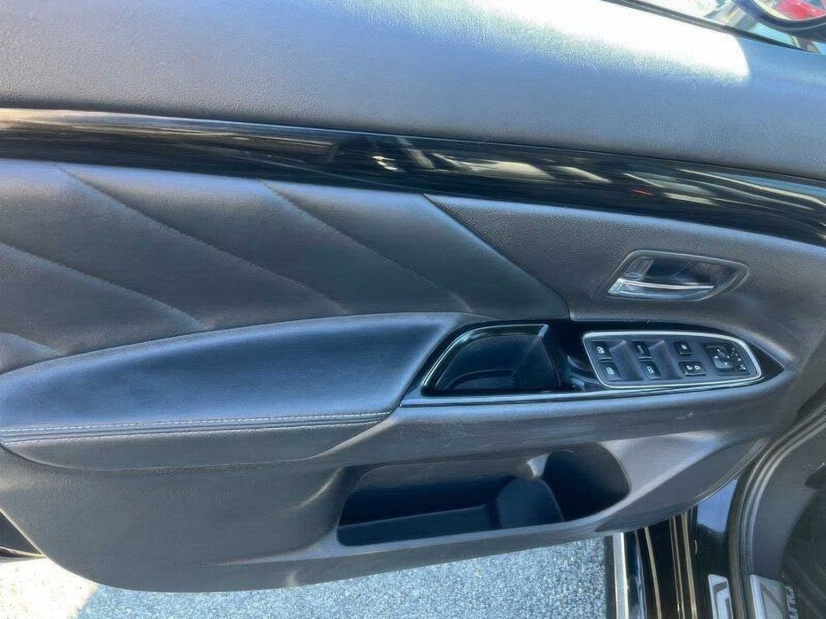 Mitsubishi Outlander PHEV SEL      2018