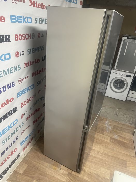 Холодильник Liebherr CNPel 4813