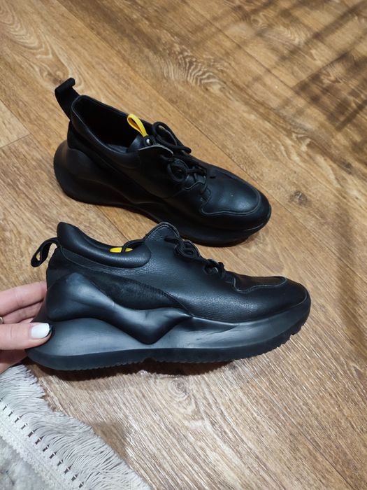 Кросівки на 24,5