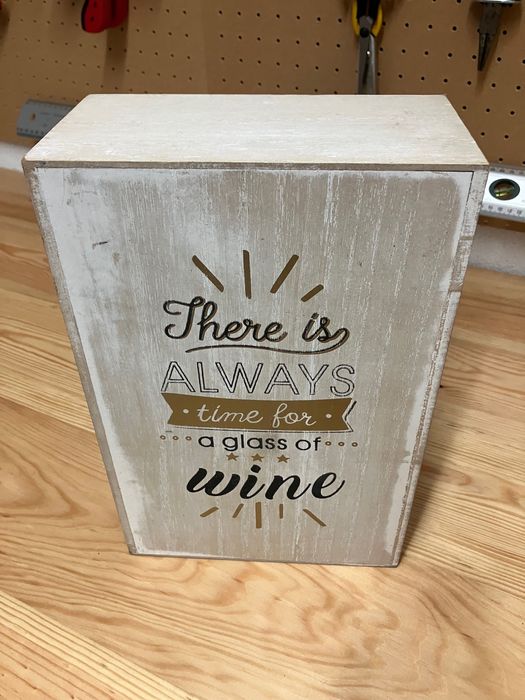 Mini garrafeira de madeira