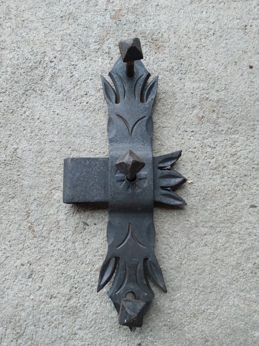 Zawiasy kute okienne