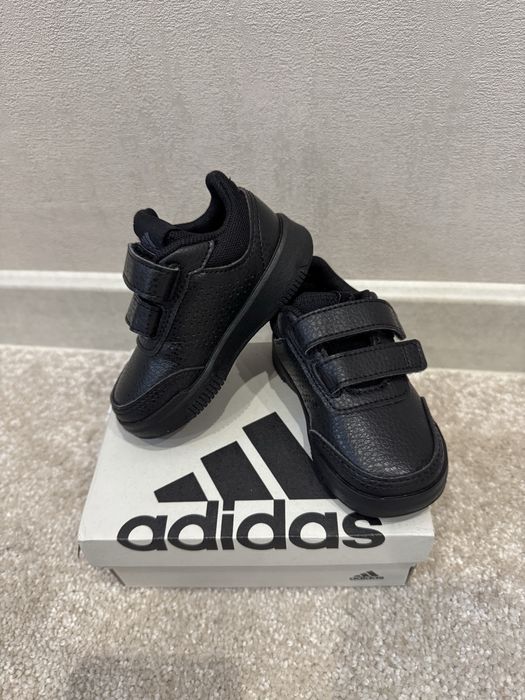 Дитячі кросівки adidas