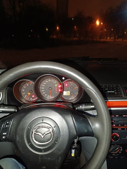 Мазда 3 2004 г  продаж
