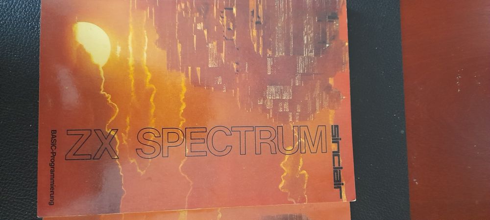 Komputer ZXSpectrum+  z dokumentacją i  taśmami