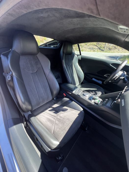 Audi r8 v10 plus