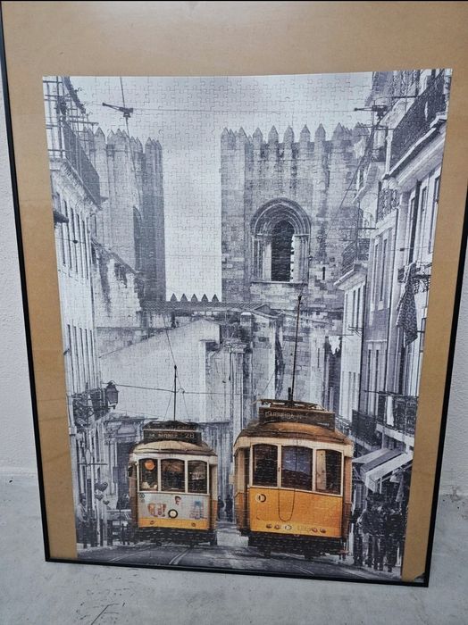 Puzzle da cidade de Lisboa, com elétricos