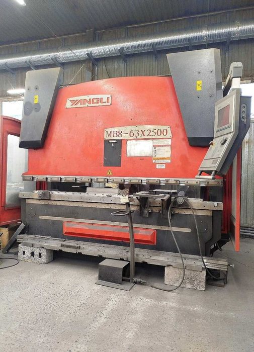 Продаю листозгинальний прес Yangli MB8-63×2500 ЧПУ — робочий стан