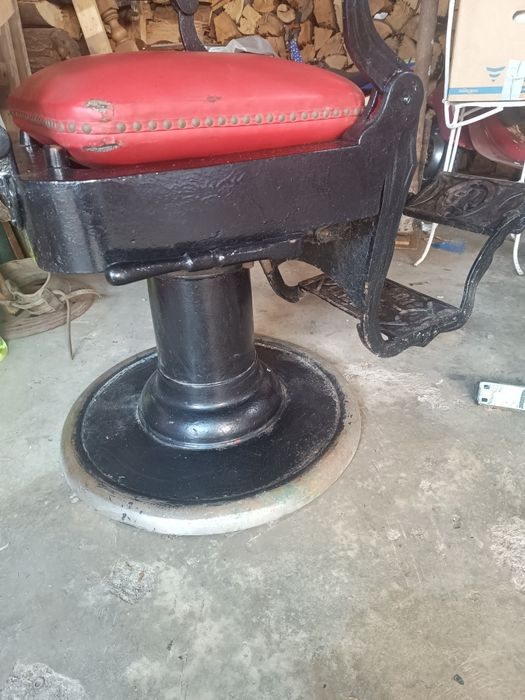 Cadeira de barbeiro antiga
