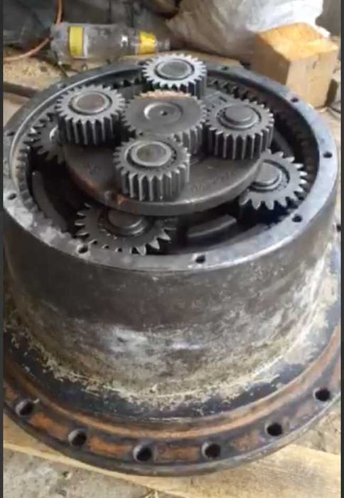 Редуктор бортовий JCB 220