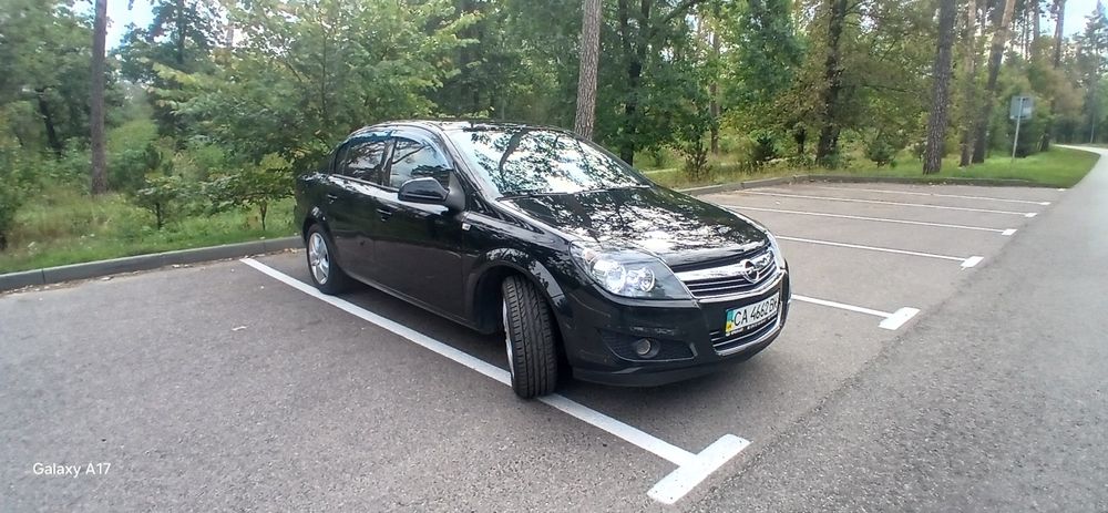 автомобіль Opel Astra